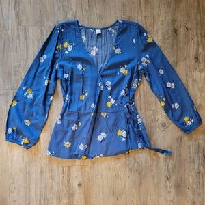 Old Navy women's top. Blue floral, size S